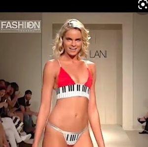 ISO lee + lani: looking for these by Lee + Lani!!